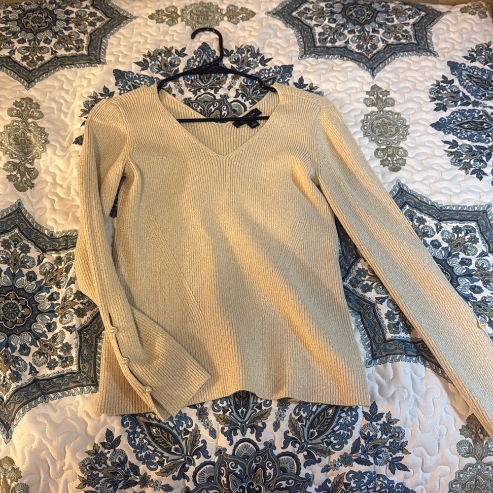 Ann Taylor Sweater Top - Size M - NEVER WORN